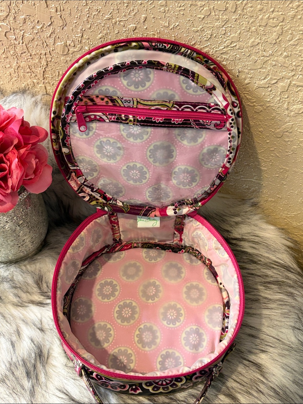 Vera Bradley Round Paisley Cosmetic Case in Pink and Green - Picture 3 of 9